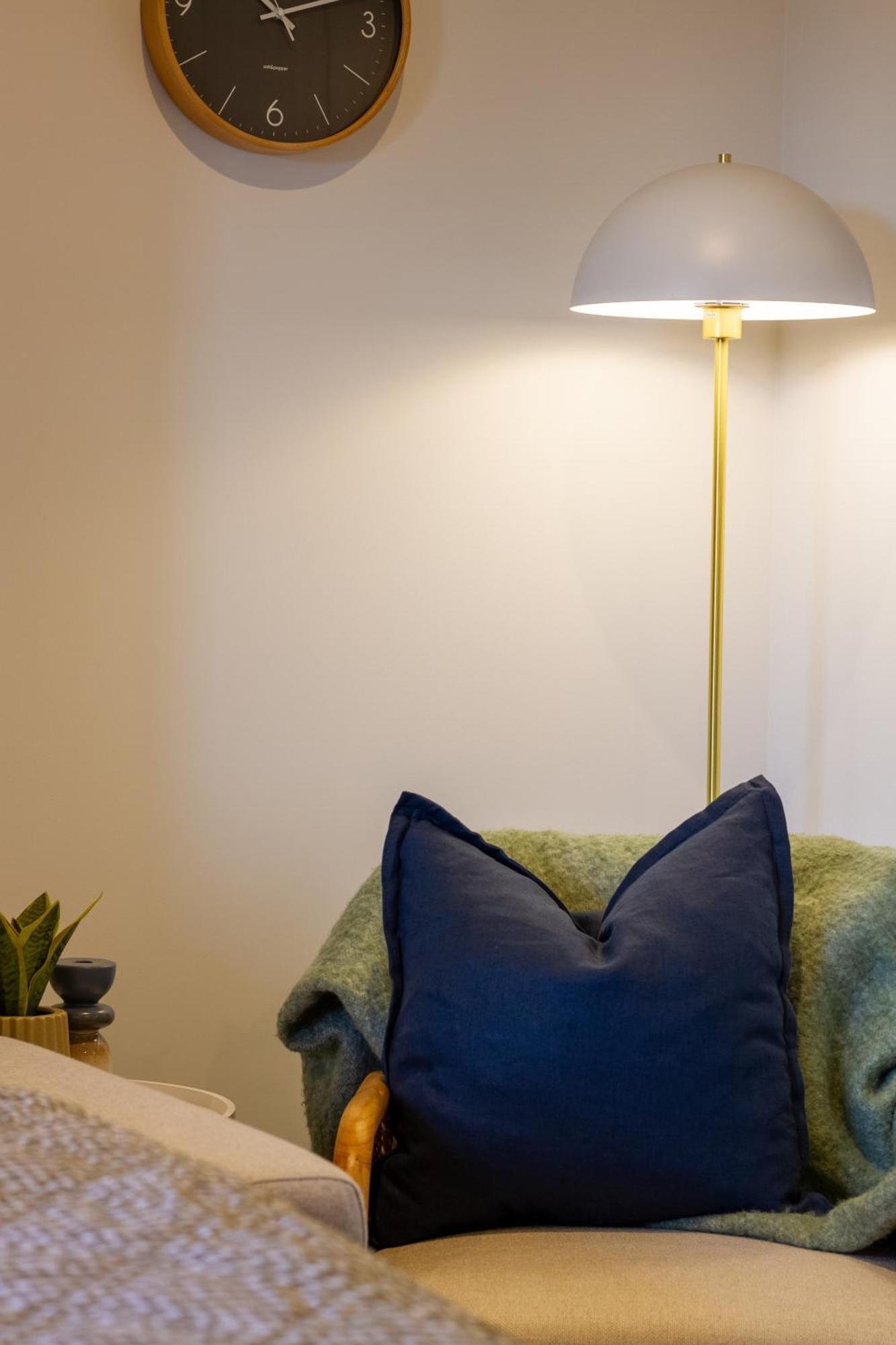 Downtown Comfort: Modern Studio With Backyard Christchurch Exterior foto